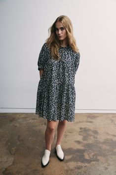 The Theo Dress is an oversized babydoll silhouette with elastic at the sleeve and neck. Floral print adds a pop of color and charm. Loose fit and flowy design in a lightweight seersucker fabric to add a subtle texture to the dress. 100% Japanese Cotton Seersucker Machine was delicate and hang to dry. Spring Dresses With Balloon Sleeves For Casual Occasions, Spring Dresses With Balloon Sleeves For Dress Down Occasions, Spring Balloon Sleeve Dress Down Dresses, Oversized Puff Sleeve Dress For Fall, Casual Balloon Sleeve Mini Dress, Flowy Puff Sleeve Midi Dress With Floral Print, Spring Daywear Midi Dress With Balloon Sleeves, Spring Floral Print Dress With Balloon Sleeves, Spring Balloon Sleeve Midi Dress For Daywear