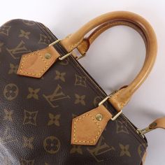 Product No M41528 Serial No SP0956 Color Monogram Size W25 × H18 × D14cm (9.84"/7.09"/5.51")Please forgive some errors. Material Monogram Canvas, Nume Leather Comes with Comes with none Management No 37342-4 Condition Rank BAverage,well used condition. Outside condition (Scratches) some abrasions on leather, corner rubs(Stains) some stains, spots, discolorations on leather(Remarks) lost its shape,peelings on metal fittings Inside condition (Scratches) some abrasions(Stains) -(Remarks) some fuzz Speedy 25, Vintage Monogram, Vintage Louis Vuitton, Boston Bag, Coach Bag, Debit Card, Hand Bag, Monogram Canvas, Chanel Bag