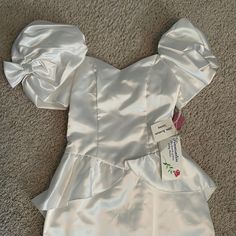 Adorable Wedding Dress. Nwt. Size 4. Has Buttons To Attach A Train If Desired. In Perfect Condition! Red Dress Sleeves, Wedding Dress Vintage, Linen Sundress, Long Knitted Dress, Sequin Bodycon Dress, 4 Dresses, Neck Bodycon Dress, Tee Shirt Dress, Vintage Color