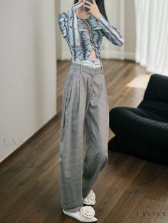 Lasaky - High-waisted casual denim pants with stylish patchwork design Trendy High Waist Patchwork Jeans, Trendy High-waist Patchwork Jeans, Fall Denim Blue Patchwork Pants, Fall Patchwork Denim Blue Pants, Trendy High Waist Gray Jeans, Trendy Gray Denim Bottoms, Trendy Gray High Waist Jeans, Fall Patchwork Wide Leg Bottoms, Trendy High Rise Patchwork Pants