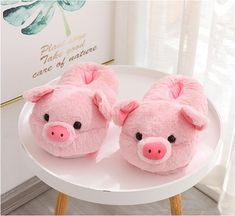 Size: 7 Pig Slippers, Pig Design, Christmas Slippers, Animal Slippers, Preppy Shoes, Cute Pig, Winter Slippers, Home Slippers, Fuzzy Slippers