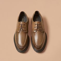 With different reinterpretations, these cow leather lace-up shoes in a classic silhouette are a good choice for all seasons with a comfortable fit for formal occasions. Upper: 100% Cow Leather Lining: 100% Pigskin Insole: 100% Cow Leather Outsole: 100% EVA Foam Heel Height: 2.7 cm Weight: 1.1kg Dress Shoes For Men, Festival Shoes, Burgundy Shoes, Brown Dress Shoes, Brown Leather Shoes, Leather Dress Shoes, Genuine Leather Shoes, Pointed Toe Shoes, Eva Foam