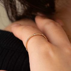 Guitar string stacking ring with silver drops on model close-up Guitar String Jewelry, Jewelry Cleaning Solution, Heart Strings, Ringe Gold, Understated Luxury, Gold Jewelry Necklace, Back Jewelry, Gold Ring Stack, Argentium Silver