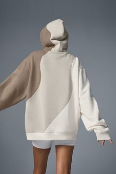 Smile and wave. Crafted from the same soft on the outside, fleecy on the inside French terry fabric as our best-selling Accolade essentials, this oversized hoodie turns heads and keeps you cozy from studio to street. Done in a neutral palette that looks fresh in every season, and finished with a seamed wave pattern that looks even better with the matching sweatpants. Matching Sweat Set, Cotton Pants Men, Athletic Attire, Men Street Fashion, Smile And Wave, Unique Hoodies, Sweat Set, Make Waves, Quick Outfits