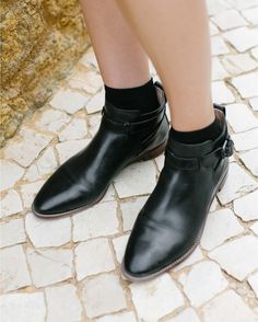 Madewell Hollis Boot in true black. #wellheeled Fall Clothing, Fashion High Heels, 2016 Fashion, Girls Wear, Black Booties