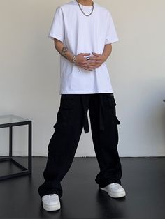 DETAILSMaterial: CottonClosure Type: Zipper FlyMid waistBroadcloth fabric Buggy Pants Outfits Men, Basic Outfits Men, Wide Leg Pants Outfit Casual, Streetwear Cargo Pants, Cargo Pants Style, Basic Streetwear, Overalls Men, Safari Style, Simple Tees