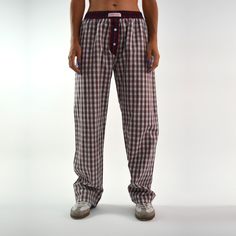 Unisex long boxers whit a lid-rise cut and are held by an elastic at the waist. 

COMPOSITION:
Cotton 100% Black Dress Trousers, Boho Plaid, Pants With Elastic Waist, Ankle Dress Pants, Green Cargo Pants, Pinstripe Dress, Banana Republic Women, Polo T Shirts, Red Pants