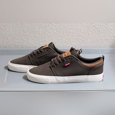 Brand New Men’s Authentic Sneakers Levi's Casual Sneakers With Round Toe, Levi's Casual Low-top Sneakers, Brown Sneakers With Speckled Midsole, Levi's Casual Sneakers For Streetwear, Vans Authentic, Shoes Brand, Mens Vans, Levis Men, New Man