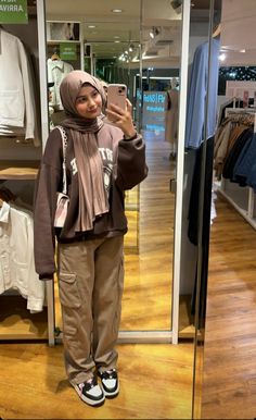 Outfit Hijab Ideas, Ootd Hoodie, Stylish Outfits Casual, Outfit Hijab Casual, Ootd Hijab Casual, Modest Casual Outfits, Simple Casual Outfits, Casual Chic Outfits