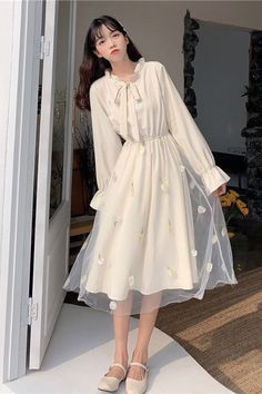 Elegant Spring Dresses, Dresses Kawaii, Princess Prom Dresses, Office Dresses For Women, Flare Sleeve Dress, Women Long Sleeve Dress, Green Dresses, Dress Woman, Embroidery Floral