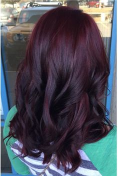 Cherry Coke curls Balayage Burgundy, Burgundy Hairstyles, Hair Color Cherry Coke, Pelo Color Borgoña, Spring Hair Color Trends, Hair Color Mahogany, Mahogany Hair, Rambut Brunette