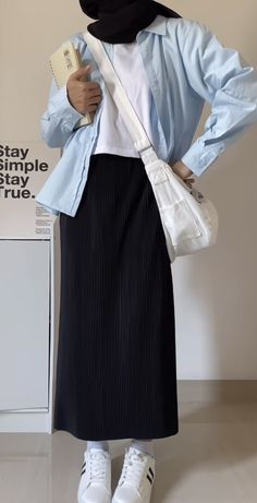 Hijab Outfit Inspo Casual, Hijab Style Covering Chest, Outfit Rok Hitam, Otdd Outfit Style Hijab, Outfit Rok Plisket, Inner Dress Hijab, Ootd Kuliah Hijab, Skirt Hijab Outfit