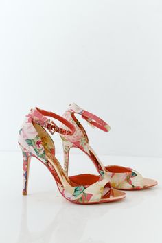 Ted Baker open toe floral print stiletto. Approx. 3.5" heel Rating: 9/10 - Minimal Signs of Wear 9 And 10, Ted Baker, Open Toe, Final Sale, Leather Upper, Floral Print, Floral Prints, Signs, Heels