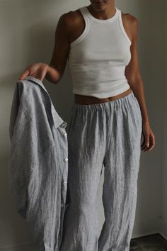 Experience effortless style with our new Patricia Linen Pant. Our premium linen fabric offers a lightweight and soft texture, perfect for every season. The simple elastic waistline and functional side pockets make this pant a versatile choice - wear it high on your waist for a tailored look or lower on your hips for a relaxed vibe. Coordinate with our Arlo Top for a timeless outfit.Made in USA Relaxed Everyday Bottoms, Relaxed Everyday Long Pants, Relaxed Long Pants For Everyday Wear, Versatile Everyday Summer Pants, Versatile Summer Pants For Everyday, Effortless Bottoms With Pockets For Everyday Wear, Effortless Everyday Summer Bottoms, Spring Casual Bottoms With Straight Hem, Spring Linen Bottoms For Everyday Wear