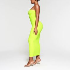 FITS EVERYBODY TUBE DRESS | GREEN HIGHLIGHTER - FITS EVERYBODY TUBE DRESS | GREEN HIGHLIGHTER Green Highlights, Strapless Maxi, Strapless Maxi Dress, Tube Dress, Neon Pink, Shapewear, Highlighter, Green Dress, Onyx