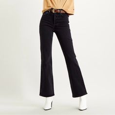 Bought These In Summer And Didn’t Get A Chance To Wear Them Before Getting Pregnant! Never Warn, But No Tags. Inseam Is 31 Inches Spring Parisian Style, Ribcage Jeans, Levis Ribcage, Black Levis, Bootcut Jean, Jean Flare, Boot Cut Denim, Jeans Bootcut, Rib Cage