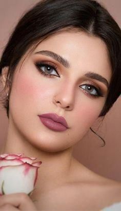 Anime Makeup Ideas, 80s Makeup Looks, Types Of Makeup Looks, Hinge Dating, 80s Makeup, Protein Pudding, Anime Makeup, Makeup Mistakes