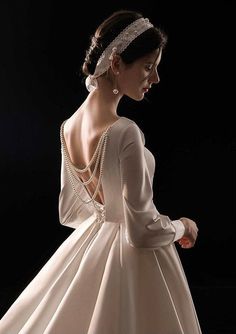 Wedding Gown Simple Elegant, Wedding Dress Ball Gown, Satin Ball Gown, Dress Ball Gown, Estilo Real, 파티 드레스, Wedding Dresses Photos, Etsy Wedding Dress, Sleeve Wedding Dress