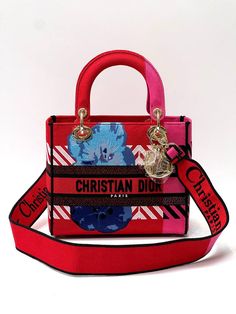 Lady D Lite Bag, Bright Bag, Girls Winter Fashion, Designer Bags Louis Vuitton, Creative Bag, Togo Leather, Luxury Purses, Cute Purses, Crocodile Leather