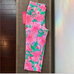 Lilly Pulitzer Luxletic Corso Capri. Nwt Spring Pink Leggings For Loungewear, Stretch Pink Floral Print Pants, Fitted Pink Capris For Summer, Pink Stretch Capris For Spring, Casual Pink Capris For Spring, Pink Fitted Casual Capris, Pink Capri Bottoms For Spring, Pink Capri Pants For Spring, Pink Capri Length Bottoms For Spring