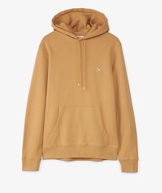 Founded in 2002 in Paris, MAISON KITSUNÉ is known for its unique blend of Parisian and Japanese fashion influences. Their Chillax Patch Hoodie in Marrón exemplifies the brand's casual yet sophisticated style for Fall/Winter 2024. Perfect for chilly days, this hoodie features a cozy hood and a stylish patch detail. Whether you're lounging at home or out running errands, this hoodie will keep you looking effortlessly cool. Stay stylish this season with MAISON KITSUNÉ and shop now on SVD. Patch Hoodie, Patagonia Down Sweater, Baggy Shorts, Fall Winter 2024, Embroidered Sweater, Bank Card, Knitted Tshirt, Winter 2024, Work Pants