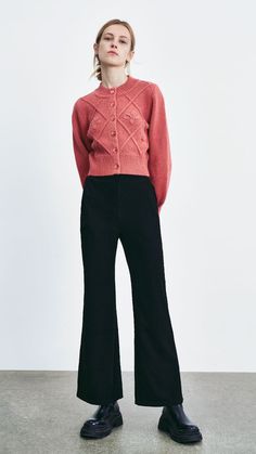 Category : Trousers Thickness : Medium Fit Type : Skinny Stretch Fabric : Non-Stretch SPU : WL02R6DN2000 Fabric : 92% Polyester 8% Elastane Tips : Wash with like colors, do not soak. Flare Leg Pants, Fall 2023, Flare Pants, Leg Pants, Stretch Fabric, Knitted Fabric, Trousers, Pants, Fabric