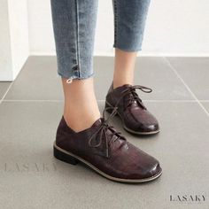 Lasaky - Vintage Low-Cut Martin Shoes with Brogue Design, Constructed from Faux Leather and Suitable for Fashionable and Casual Occasions Black Lace Up Dress, Martin Shoes, Dress Shoes Women, Brogues Style, Workwear Casual, Shoes Stylish, Strappy Shoes, Lace Up Dress, Casual Leather Shoes