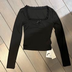 Cute Aesthetic Tops, Baddie Closet, Black Shirt Long Sleeve, 369 Method, Slytherin Clothes, 70 Outfits, Closet Clothing, Black Lace Shirt, Black Lace Crop Top