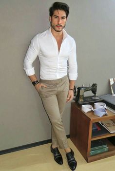 Business Outfit Men, Mens Formal Outfits, Stylish Mens Suits, Asian Men Fashion, Fashion Models Men