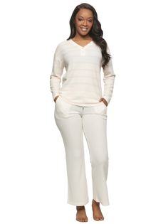 Lounge sets are having a moment, and we're here for it. Wear this super soft v-neck henley paired with the matching relaxed fit pant with pocket details for an easy throw-on-and-go fall fit. Stay comfy while looking effortlessly pulled together with the casual waffle knit set as your new favorite jammies, travel or out for leisure essential. Everyday Leggings, Bridal Wrap, Fall Fit, Maternity Lingerie, Maternity Leggings, Mens Loungewear, Tank Top Camisole, Sleepwear & Loungewear, Lounge Sets