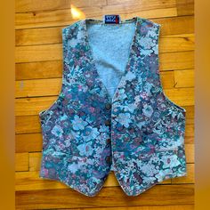 Never Worn. Fits Like A S/M. Message With Any Questions :) Vintage Denim Vest, Fresh Outfits, Acid Wash Denim, Acid Wash, Denim Vest, Vintage Denim, Denim Wash, Color Blue, Jackets For Women