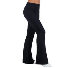 These soon to be your new favorite fitness pants create a flattering silhouette with a wide foldover waistband, snug fit through the hips and thighs, and bell bottom flare toward the hem. Made from a comfortable stretch material these black flared yoga pants take you from workout to relaxing with ease. Bell Bottom Yoga Pants, Black Bell Bottom, Fitness Pants, Black Yoga Pants, Black Flare, Black Yoga, Bell Bottom Pants, Wardrobe Basics, Hem Style