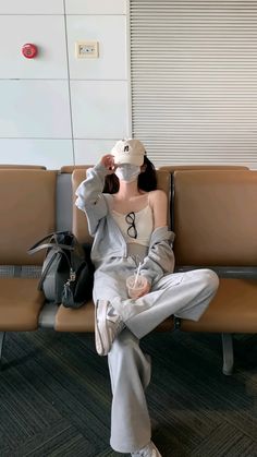 Hongdae Fashion, Airport Outfit Korean, Academia Hairstyle, Air Port Outfit, Study Biology, Outfit Korean, 사진 촬영 포즈, Fashion Top Outfits