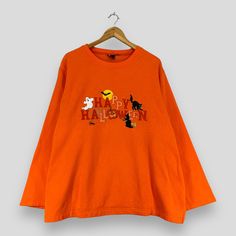 REMINDER: THIS IS USED CLOTHING PLEASE DO NOT EXPECTED IT LIKE TO BE NEW OR IN PRISTINE CONDITION Feel free to contact me for any question. I'll assist you with my pleasure. Vintage 1990s HAPPY HALLOWEEN Sweatshirt Crewneck Oversized Halloween Festival Haunted Pumpkin Casper The Ghost Orange Sweater Size 2XL *All measurements are taken with the garment flat on the ground. SIZE ON TAG :- None but fits like Size 2XL ACTUAL SIZE MEASUREMENT :- ARM PIT TO ARM PIT :- 28.5" inches BACK COLLAR TO HEM : Vintage Halloween Long Sleeve Sweatshirt, Vintage Long Sleeve Halloween Sweatshirt, Vintage Halloween Shirt, Oversized Long Sleeve Halloween T-shirt, Oversized Long Sleeve T-shirt For Halloween, Casper The Ghost, Pull Orange, Orange Pullover, Orange Sweater