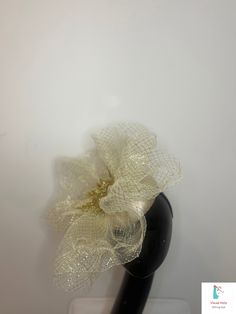 Elegant Handmade Fascinator Hat - Perfect for Weddings, Parties, and Special Occasions Add a touch of elegance to your outfit with this stunning handmade fascinator hat. Crafted with meticulous attention to detail, this unique headpiece features delicate feathers, fine netting, and intricate embellishments that exude sophistication and style. Ideal for weddings, garden parties, or any special event, this fascinator is designed to make you stand out in the most graceful way. **Features - Handcraf Evening Headband Fascinator For Kentucky Derby, Kentucky Derby Evening Fascinator Headband, Kentucky Derby Evening Headband Fascinator, Chic Kentucky Derby Headband Fascinator, Handmade Formal Hats, Chic Adjustable Fascinator For Party, Royal Ascot Evening Fascinator With Structured Crown, Party Bridal Hat Accessories, Chic Fascinator Headband For Events