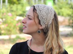 "THIS IS A SEWING PATTERN- INSTANT DOWNLOAD. NOT A FINISHED ACCESSORY ITEM. *More Patterns here >> http://etsy.me/2va7N6j Get creative! \"Do it yourself ..\" Preparing your Lace Headband Bandana in six simple and easy steps. Here's your chance to make your own Headband Bandana in the fabric of your choice! This PDF pattern is a downloadable pattern, You can download this pattern immediately after completing checkout. Sew your BEAUTIFUL Headband and make it Unique to YOU. ~ This is a PDF se Christian Head Covering, Tulle Headband, Denim Headband, Hair Snood, Hippie Headbands, Loss Hair, Chapel Veil, Lace Headband, Headband Bandana