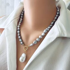 This Beaded Necklaces item by Louliapearljewelry has 8 favorites from Etsy shoppers. Ships from Canada. Listed on Jul 19, 2024 Grey Pearl Necklace, Jewellery Inspiration, Classy Fashion, Freshwater Pearl Necklace, Handmade Jewelry Diy, Bead Jewelry, Freshwater Pearl Necklaces, Pearl Grey, Beaded Necklaces