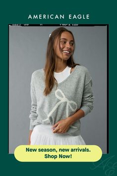 Super soft sweater knit/V-neck/Drop shoulder/Ribbed cuffs & hem/This sweater is Real Good: Made with the planet in mind & a promise to continue to do better. American Eagle Sweaters, Balloon Sleeve Cardigan, Lounge Outfits, Bow Fashion, Bodycon Sweater, Trendy Sweaters, American Eagle Sweater, Stockholm Fashion, Fall Fits