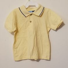 Never Worn Yellow Collared T-shirt For Summer, Fitted Yellow Tops For Playtime, Spring School T-shirt With Collar, Collared T-shirt For School In Spring, Yellow T-shirt For School In Summer, Yellow T-shirt For School, Yellow Summer T-shirt For School, Yellow Cotton T-shirt For School, Casual Short Sleeve Shirt For Daycare