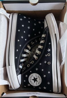 black converse chuck taylor 70 stars Easy 30 day return policy Black Converse Chuck Taylor, Boty Converse, Zapatillas All Star, Cute Converse Shoes, Mode Converse, Converse Chuck Taylor 70, Chuck Taylor 70, Cute Converse, Mode Hijabi