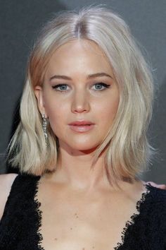 Edgy Bob Hairstyles, Curly Balayage, Hairstyle Bob, Short Curly Bob Hairstyles, Modern Bob Hairstyles, Celebrity Bobs, Straight Bob Hairstyles, Angled Bob Hairstyles, Bangs Bob