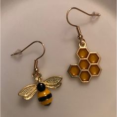 One Pair Of Earrings. Bee And Honeycomb. Faux Gold/Gold Tone Hardware. Dangle Stylestatement Costume Jewelry. Lightweight. New/Never Worn/Used, Have A Lovely Day! Earrings Bee, Bee Honeycomb, Have A Lovely Day, Bee Earrings, Bee Theme, Lovely Day, Earrings Color, Gold Gold, Resin Jewelry