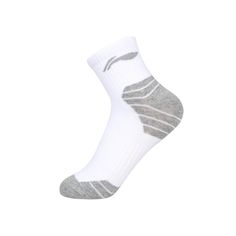 PRODUCT DESCRIPTION Li-Ning men's badminton socks in white with black, blue and gray accents. Li-Ning badminton socks and clothing deliver the advantage of smashing, stretching, lunging, twisting and jumping in comfort because all the styles are based on INTERNATIONAL LEVEL player movements and a scientific analysis of how the human body moves during intense play. PRODUCT SPECIFICATIONS FABRIC 77.3% Cotton + 20.2% Polyester + 2.5% Spandex SIZE 24-26 cm White Anti-odor Functional Socks, White Anti-odor Socks For Sports Events, White Anti-odor Socks For Sports, Anti-odor White Socks For Sports Events, Anti-odor White Socks For Training, White Anti-odor Training Socks, Sport Socks, Blue Accents, Badminton