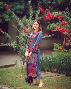 Aainat Khalid, Pakistani Formal Dresses Simple, Kurti Poses, Designer Dupatta, Pakistani Formal Dresses, Girls Dresses Sewing, Latest Dress Design