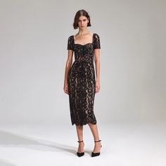 New, Never Worn Or Washed. It's In Perfect Condition. Luxury Sheath Midi Dress For Evening, Luxury Short Sleeve Midi Cocktail Dress, Luxury Black Lace Evening Dress, Elegant Midi Length Lace Dress For Cocktail, Knee-length Lace Dress With Fitted Bodice For Evening, Knee-length Lace Dress For Evening With Fitted Bodice, Evening Knee-length Lace Dress With Fitted Bodice, Luxury Fitted Short Sleeve Evening Dress, Luxury Short Sleeve Midi Dress For Evening