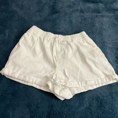 Size: Xs Basically Brand New Casual Cotton Shorts For Beach Season, White Casual Summer Bottoms, Zara Beach Bottoms For Summer, Zara Summer Beach Bottoms, Zara Bottoms For Beach And Summer, Zara Summer Vacation Shorts, White Cotton Shorts For Beach Season, Casual White Beach Bottoms, Casual White Shorts