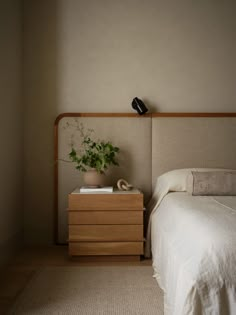 Designed by Clare Kennedy Interiors Photographed by Lindsay Brown Modern Mediterranean Interior Design, Organic Modern Interior Design, Organic Modern Interior, Organic Bedroom, Mediterranean Interior, Boutique Interior Design, Boutique Interior, Indianapolis Indiana, Primary Bedroom