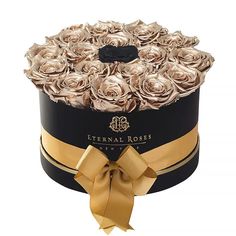 Eternal Roses® Gift Box Luxury Roses Empire Gift Box - Small Luxury Roses, Roses Gift, Eternal Roses, Black Ocean, Pink Martini, Coming Up Roses, Company Gifts, Preserved Roses, Rose Gift