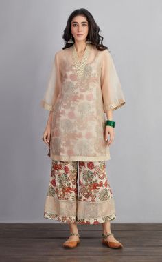 Indian Mythology, Casual Indian Fashion, Kurti Designs Latest, Salwar Kamiz, Dress Design Patterns, Kurti Designs Party Wear, Kurta Designs Women, Boutique Dress Designs, Dress Indian Style