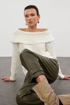 Stay chic and comfortable with our Off-Shoulder Ribbed Knit Sweater, the perfect piece for a stylish yet cozy look. This sweater features an elegant off-shoulder design with a folded neckline that drapes gracefully, adding a touch of sophistication to your winter wardrobe. The soft ribbed knit fabric provides warmth and comfort while offering a flattering fit. Perfect for pairing with jeans, trousers, or skirts, this versatile pullover is ideal for casual days, date nights, or cozy evenings at home. Elevate your cold-weather style with this must-have sweater. • Off-shoulder knit sweater • Women’s ribbed pullover • Cozy winter sweater for women • Soft off-shoulder sweater • Women’s casual knitwear • Ribbed knit sweater • Warm off-shoulder pullover • Elegant women’s sweater • Chic winter top Off Shoulder White Sweater, White Sweater Outfit, Knit Sweater Women, Casual Knitwear, Linen Pajamas, Spring Maxi Dress, White Pullover, Cold Weather Fashion, Trendy Fall Outfits